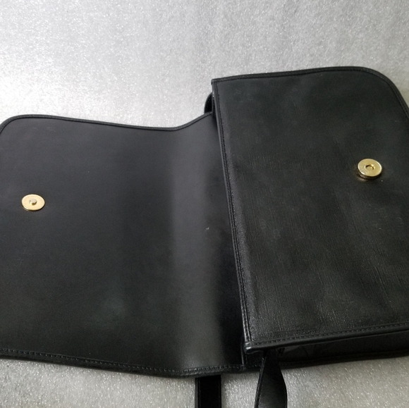 RARE Authentic Vintage Gucci Crossbody - Picture 6 of 10